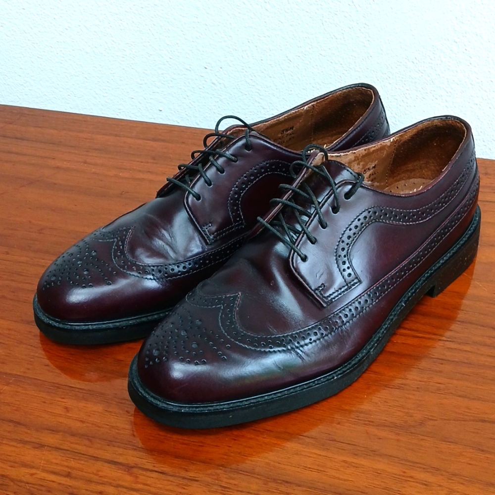 G.H. Bass Wingtip Derbys. Size Mens 8.5 Excellent pre-owned condition!